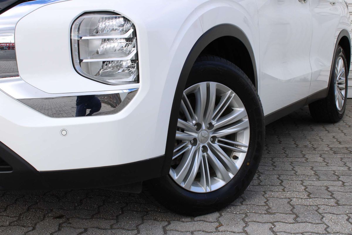 2024 Mitsubishi Outlander ES ZM