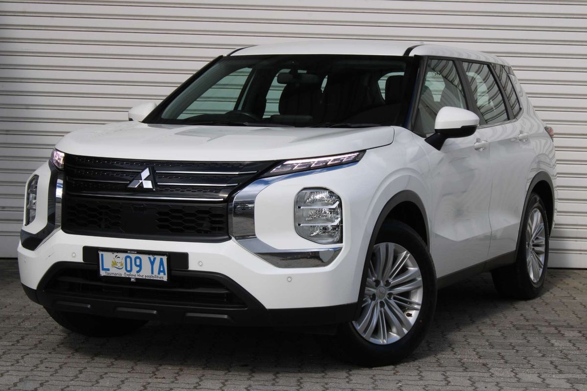 2024 Mitsubishi Outlander ES ZM