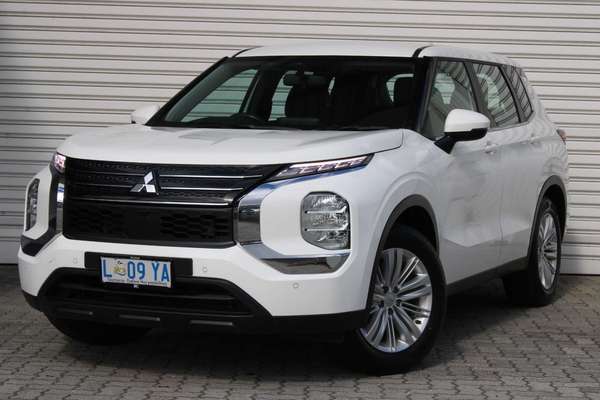 2024 Mitsubishi Outlander ES ZM