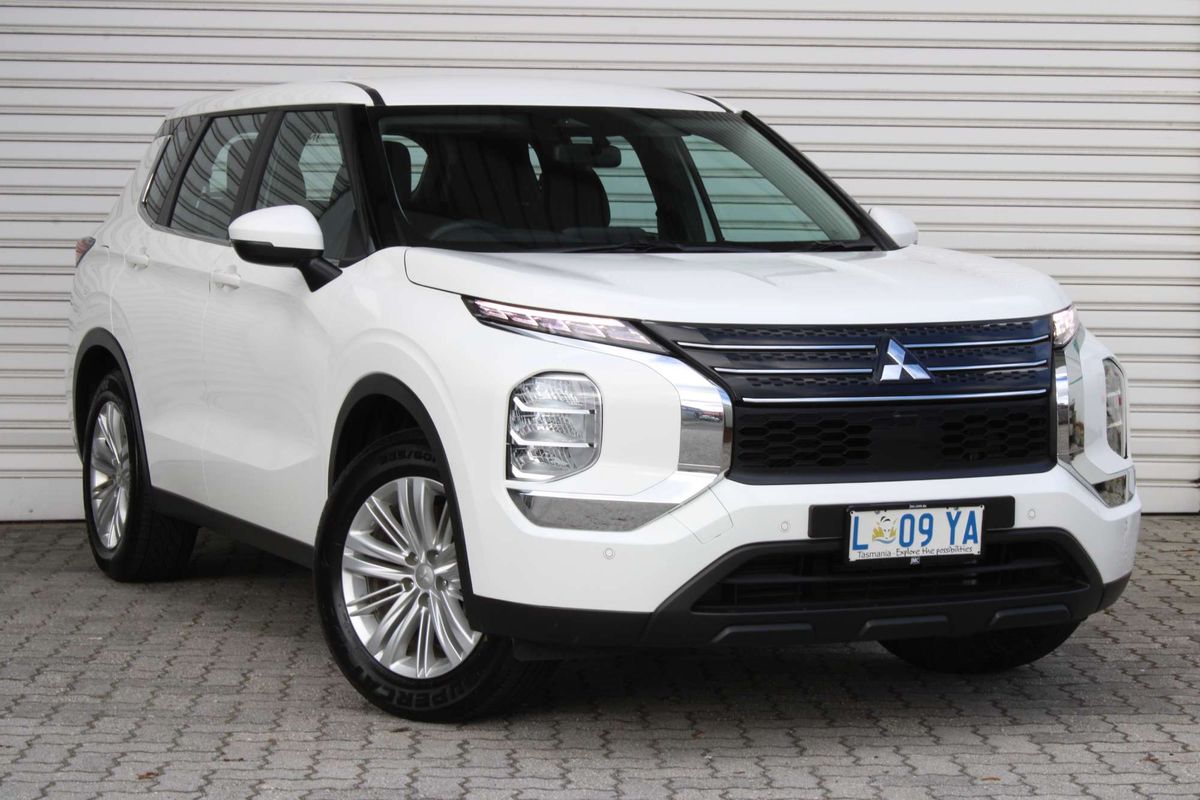 2024 Mitsubishi Outlander ES ZM