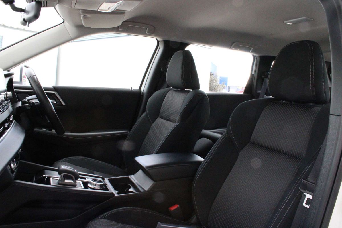 2024 Mitsubishi Outlander ES ZM