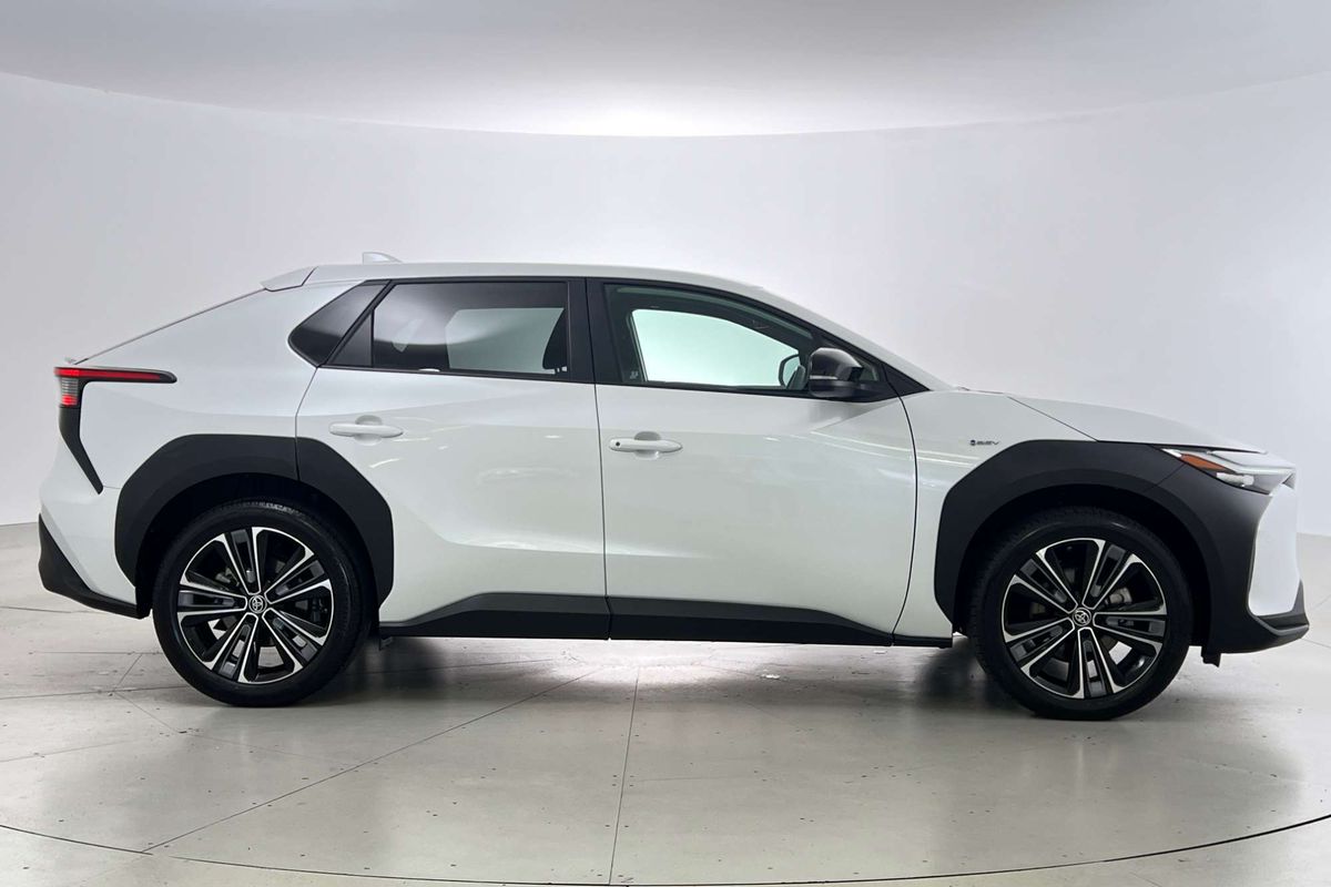 2024 Toyota bZ4X Standard 2WD 71.4 kWh Li-ion batt Automatic Wagon XEAM10R