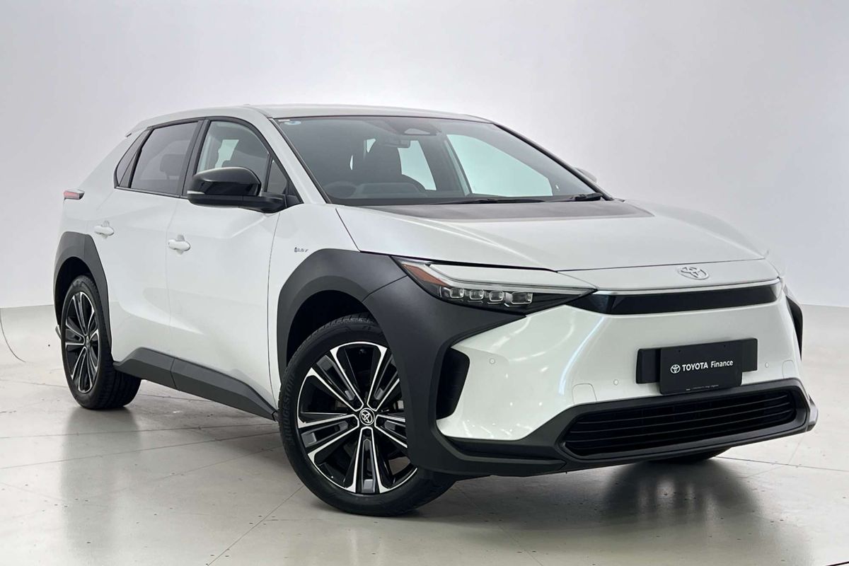 2024 Toyota bZ4X Standard 2WD 71.4 kWh Li-ion batt Automatic Wagon XEAM10R