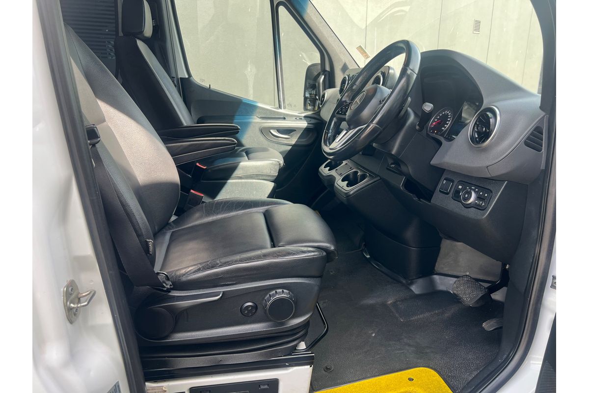 2020 Mercedes-Benz Sprinter 419CDI VS30 MWB Low Roof image 11