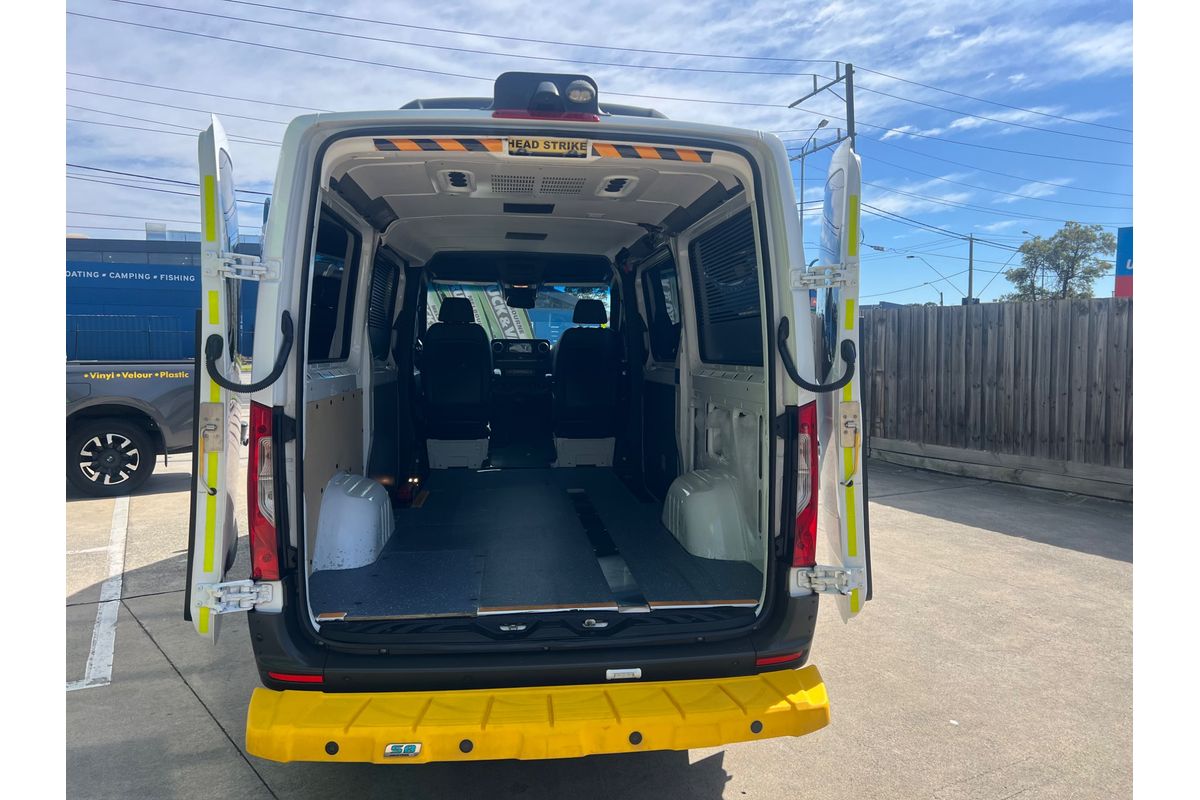 2020 Mercedes-Benz Sprinter 419CDI VS30 MWB Low Roof image 17
