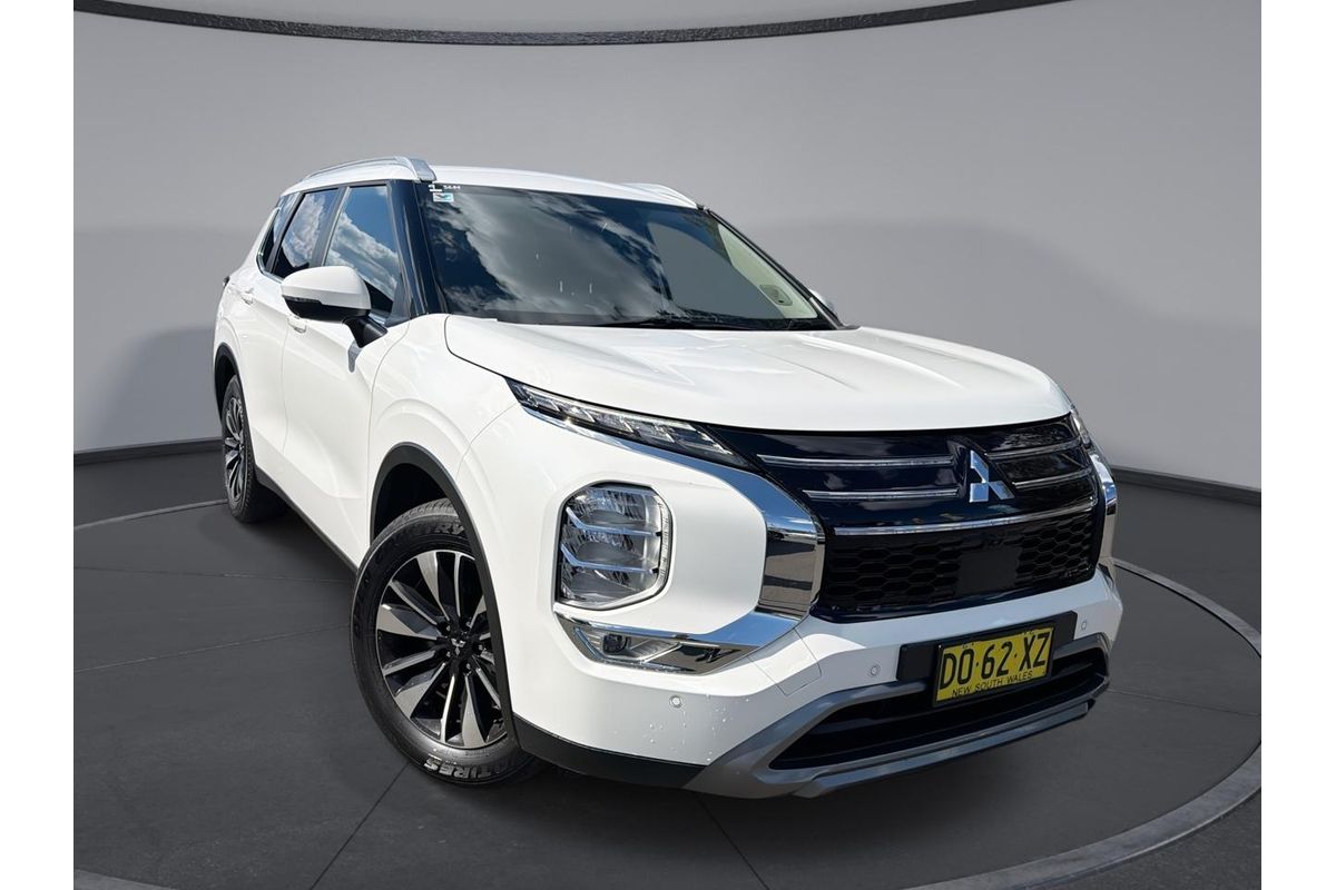 2025 Mitsubishi Outlander LS ZM