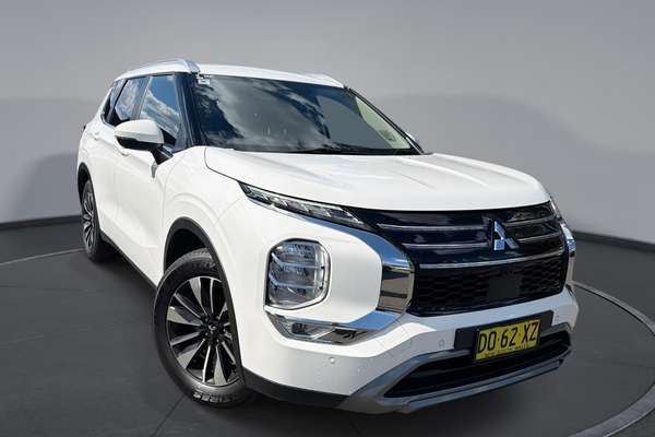 2025 Mitsubishi Outlander LS ZM