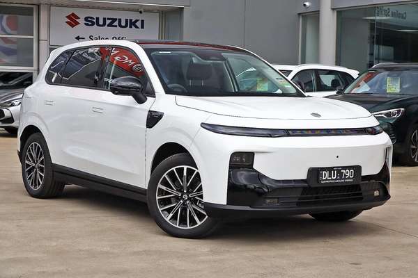 2026 Leapmotor B10 Design LR A12