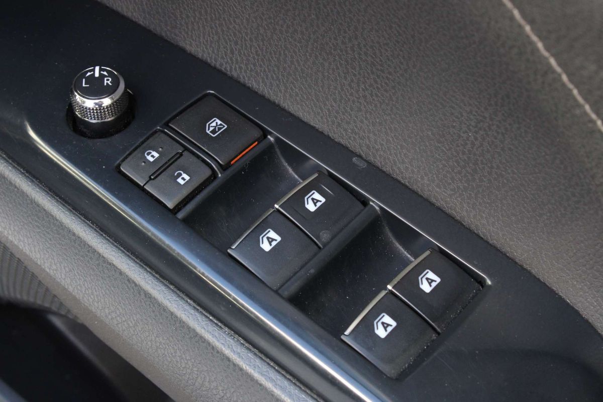 2018 Toyota Camry SX ASV70R
