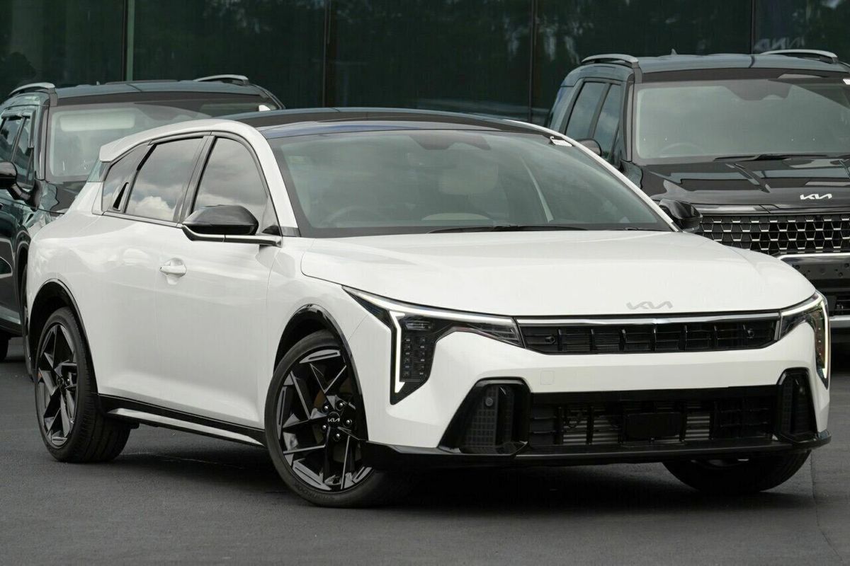 2025 Kia K4 GT-Line CL4m