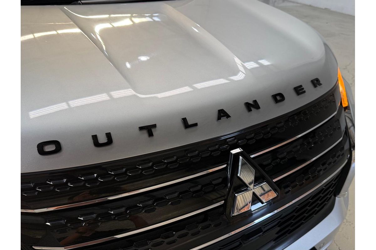 2024 Mitsubishi Outlander LS ZM