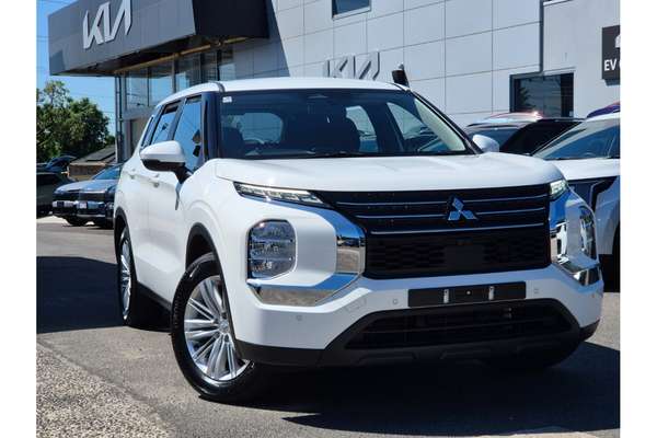 2024 Mitsubishi Outlander ES ZM