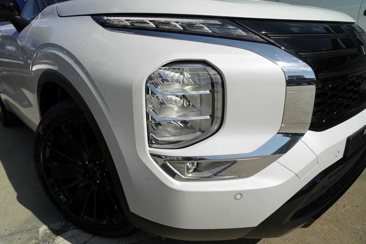 2026 Mitsubishi Outlander Black Edition ZM