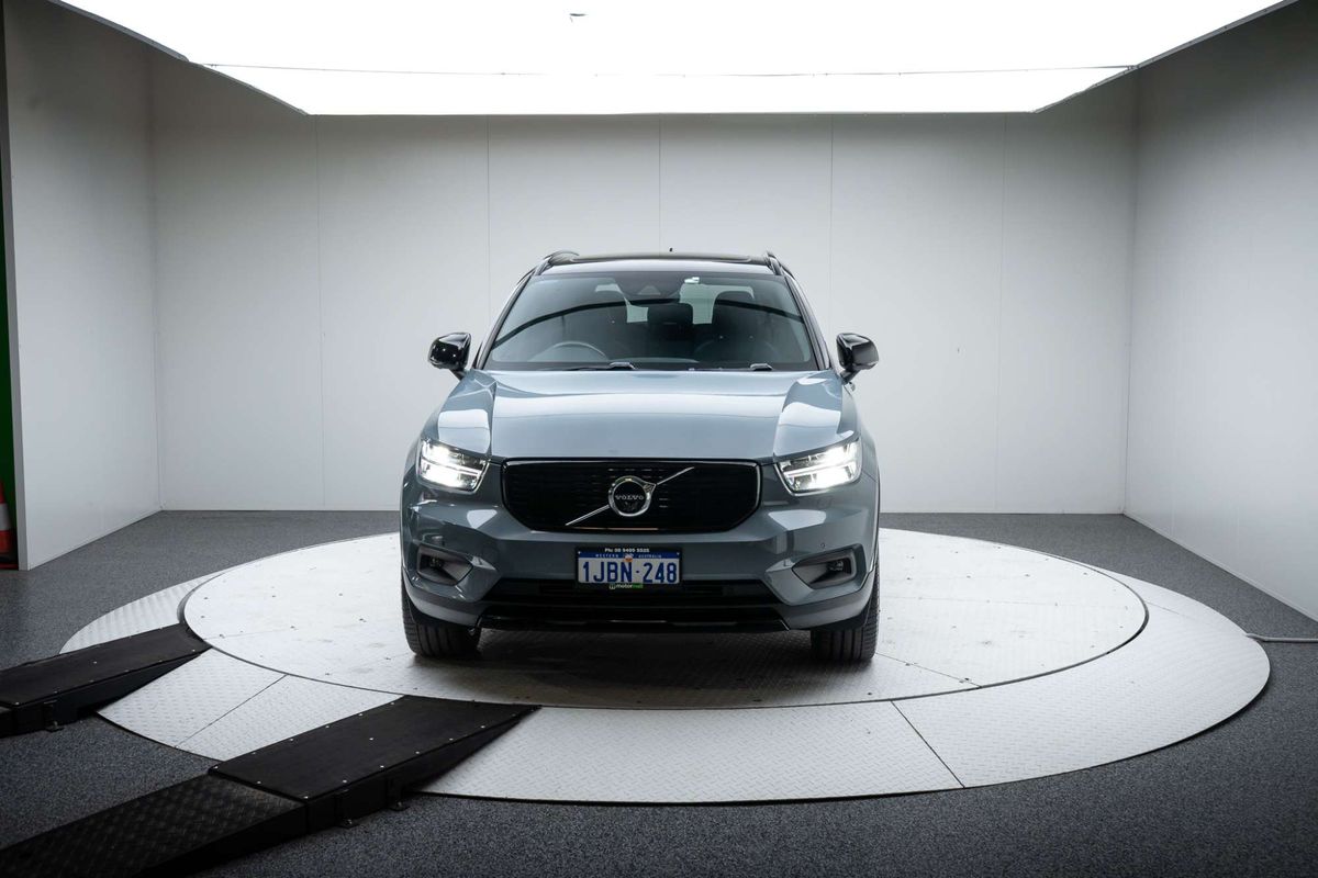 2021 Volvo XC40 T5 R-Design