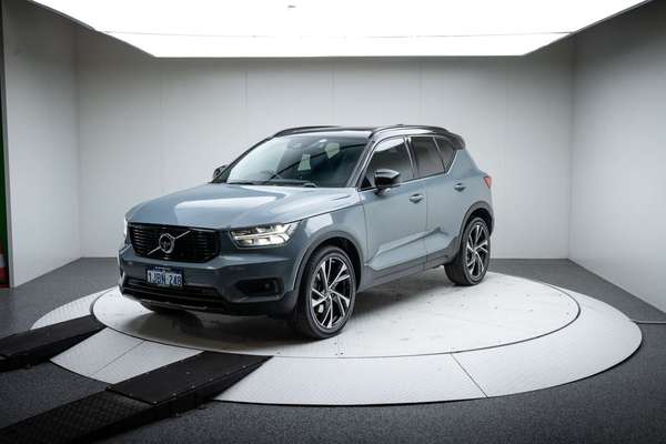 2021 Volvo XC40 T5 R-Design