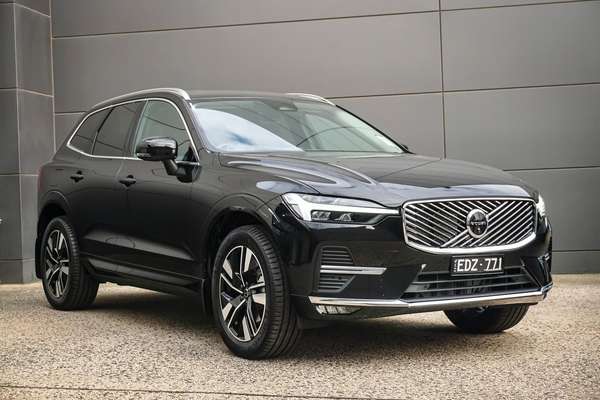2026 Volvo XC60 Plus B5 Bright