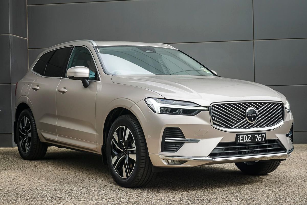 2026 Volvo XC60 Plus B5 Bright
