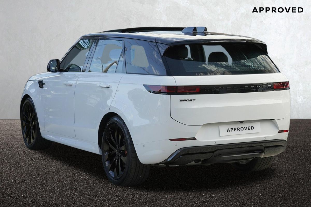 2026 Land Rover Range Rover Sport D300 Dynamic SE L461