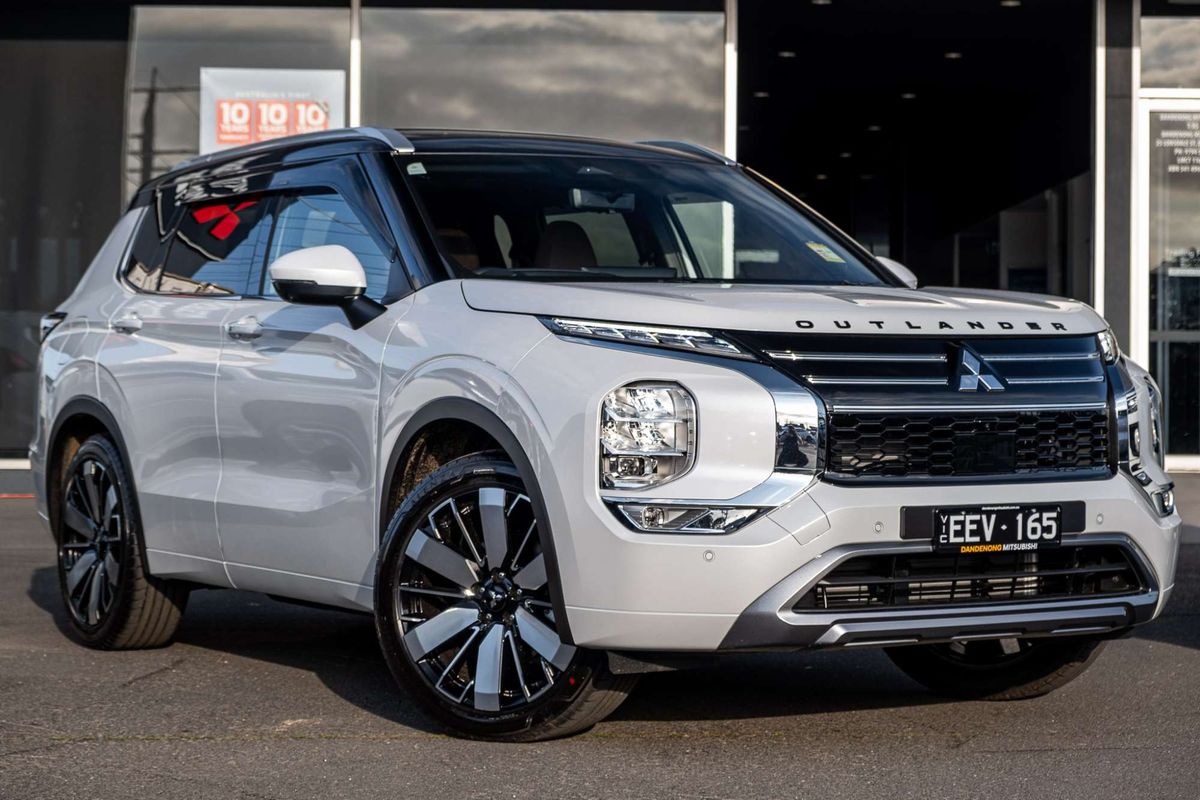 2026 Mitsubishi Outlander Exceed Tourer ZM