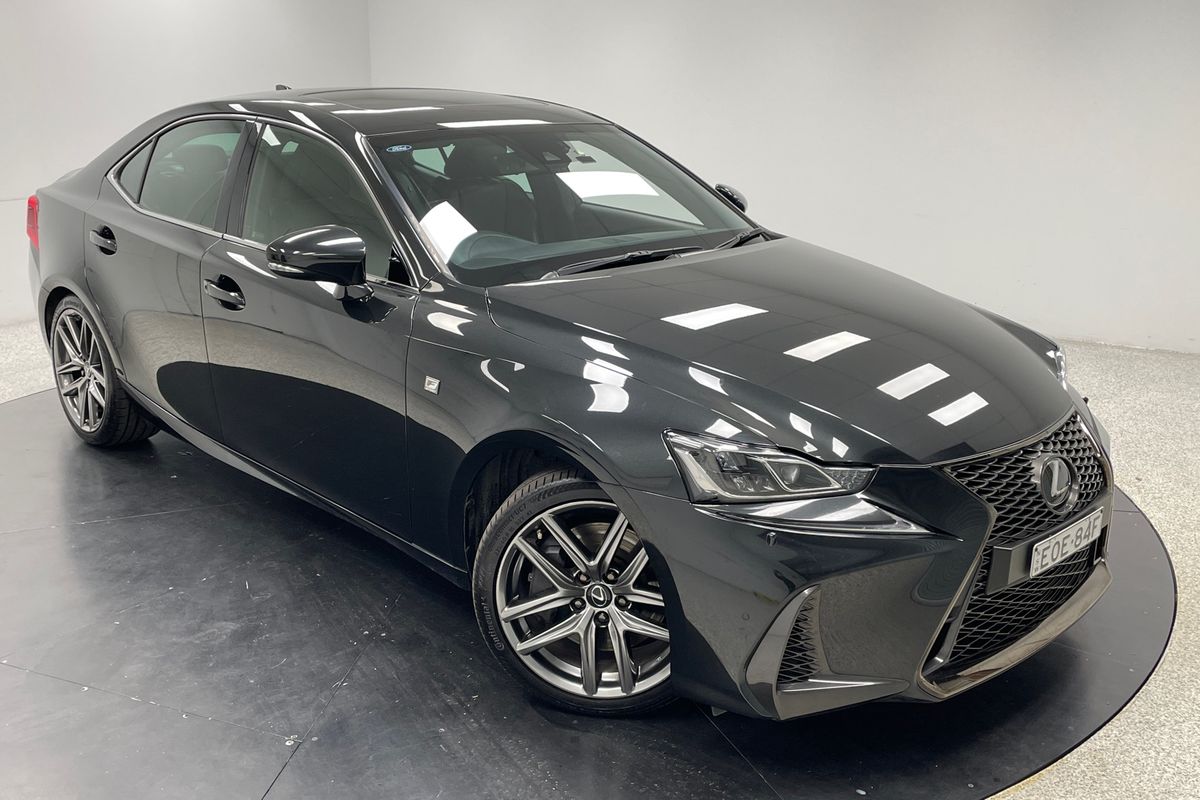 2019 Lexus IS
