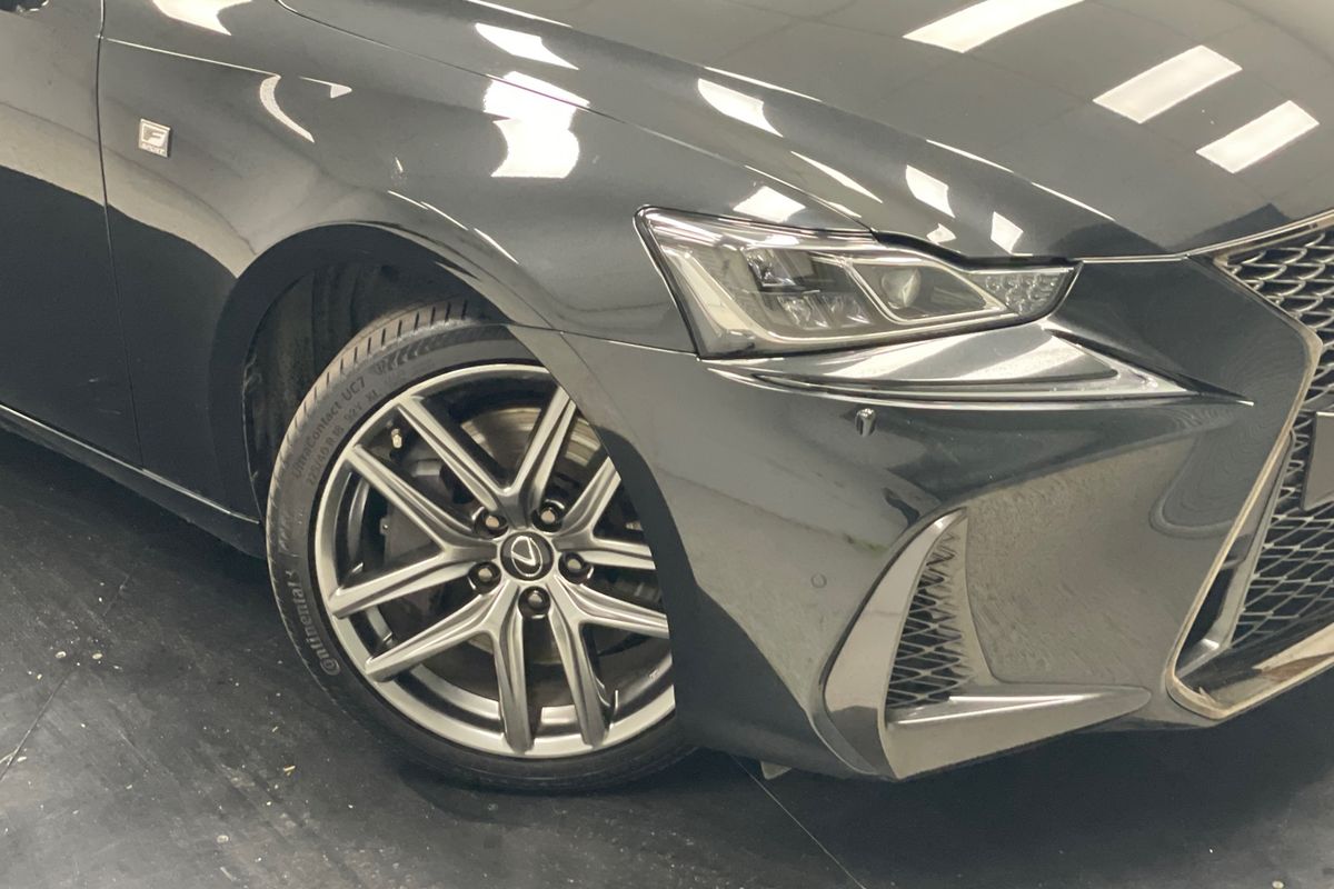 2019 Lexus IS