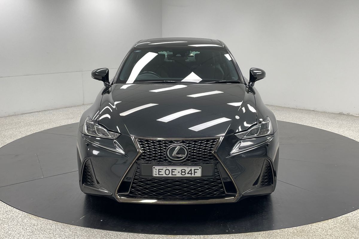 2019 Lexus IS