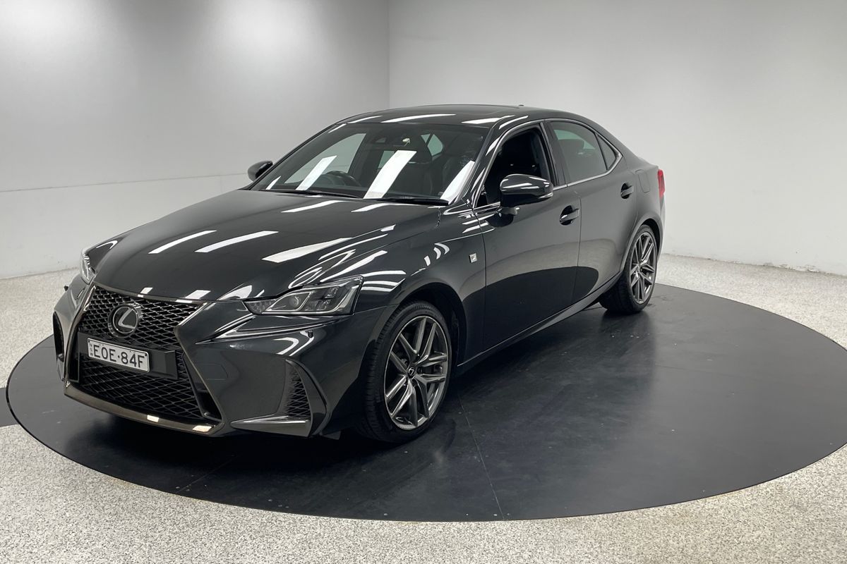 2019 Lexus IS