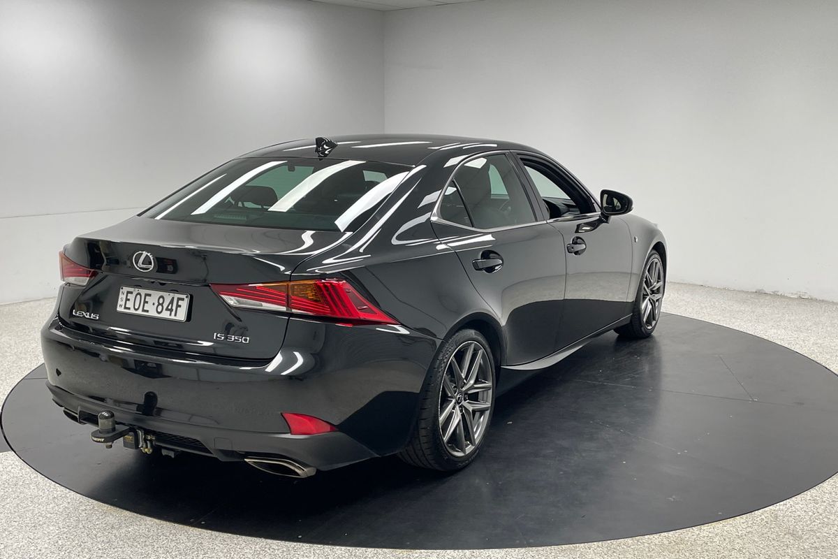 2019 Lexus IS
