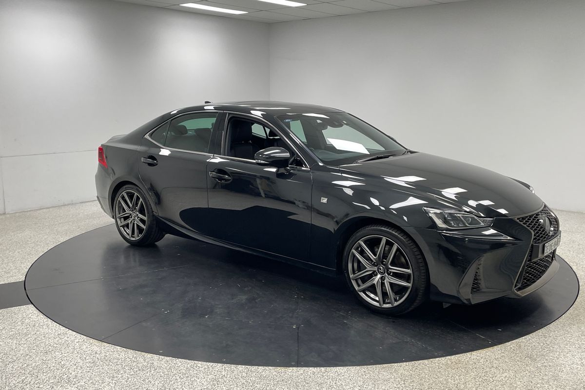 2019 Lexus IS