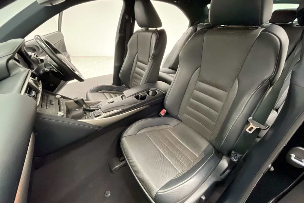 2019 Lexus IS