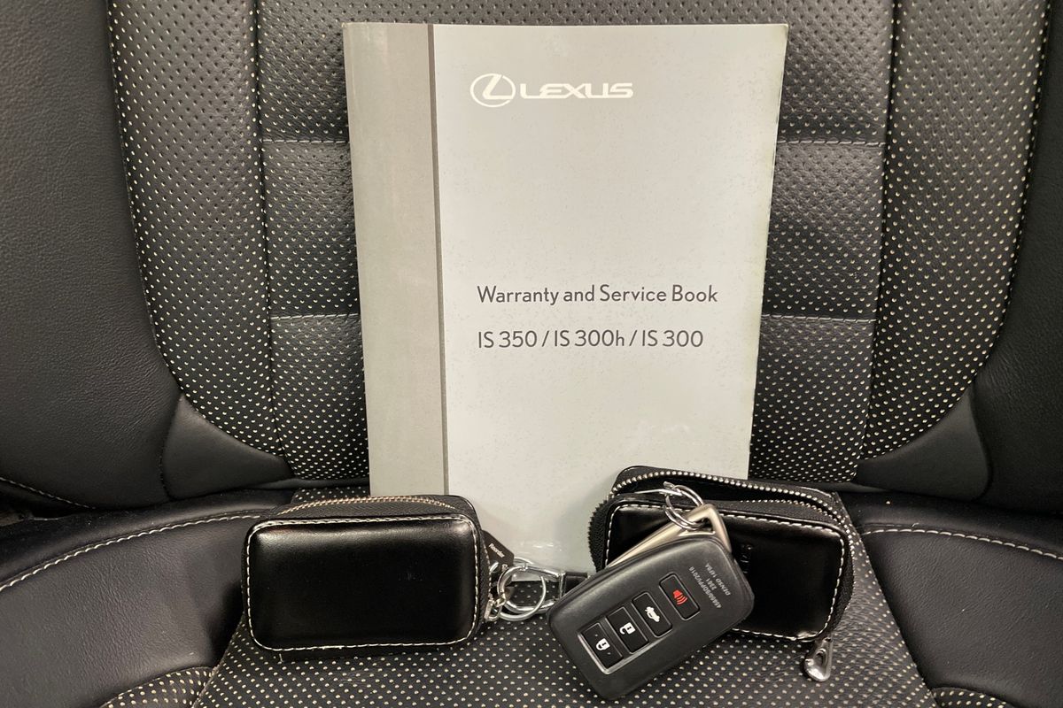 2019 Lexus IS
