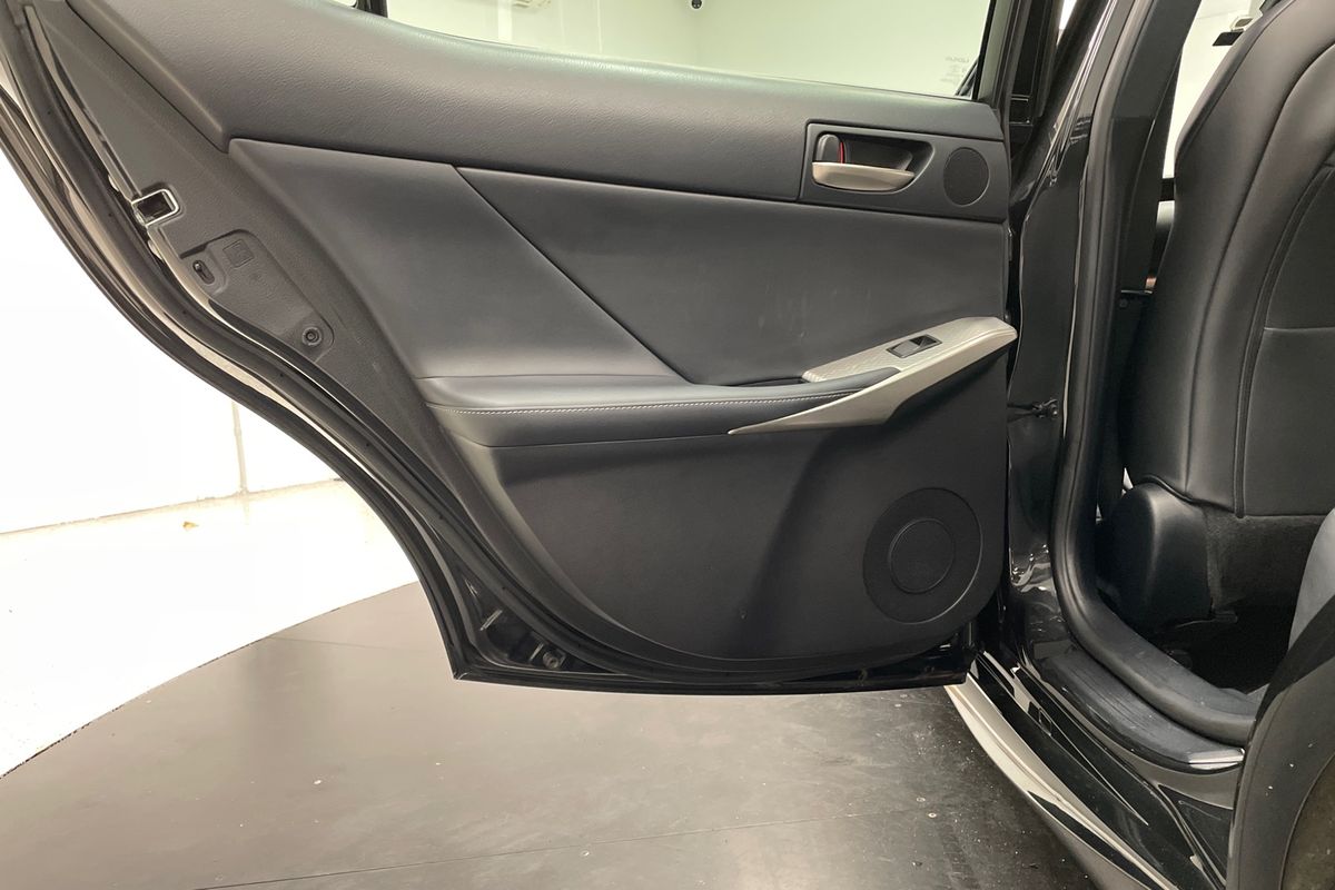 2019 Lexus IS