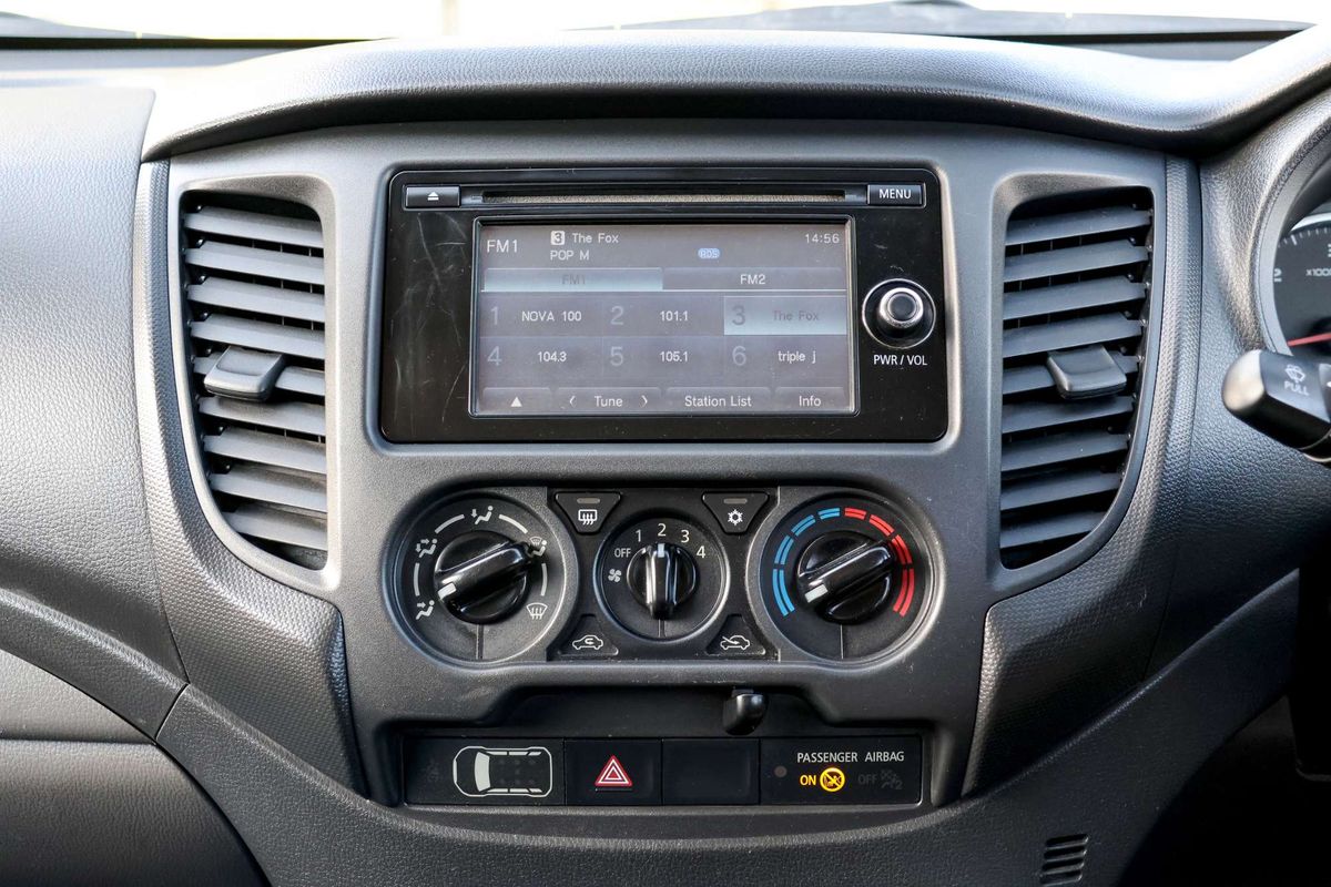 2017 Mitsubishi Triton GLX MQ 4X4 image 15