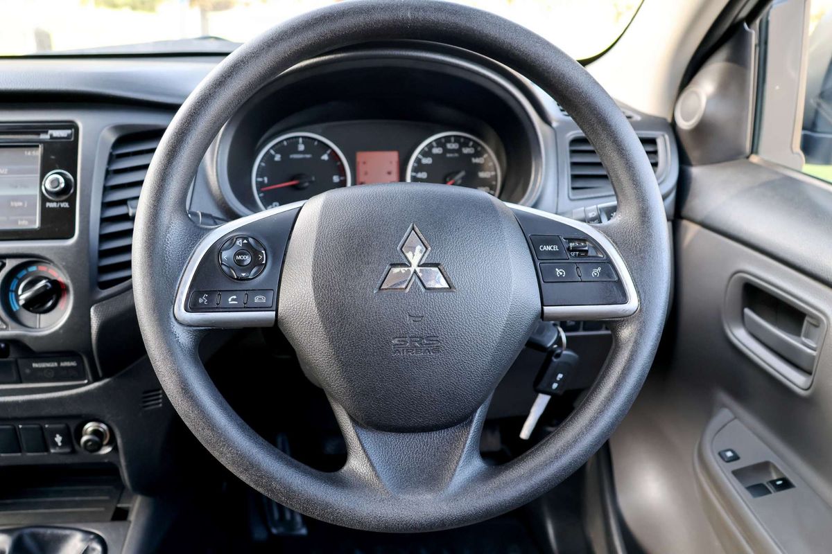 2017 Mitsubishi Triton GLX MQ 4X4 image 22