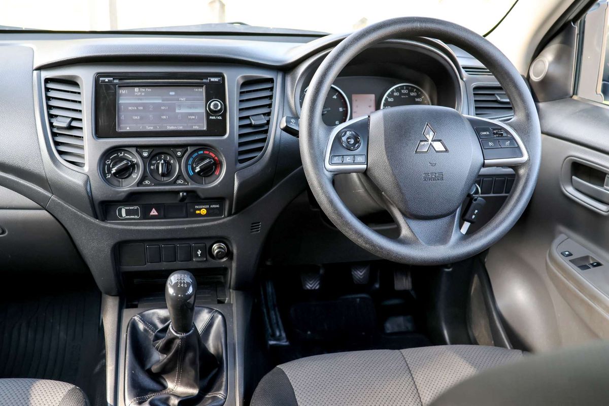2017 Mitsubishi Triton GLX MQ 4X4 image 23