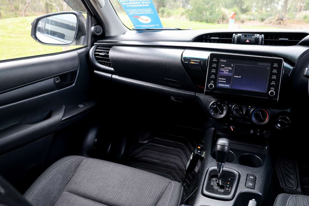 2020 Toyota Hilux SR GUN126R 4X4 image 21