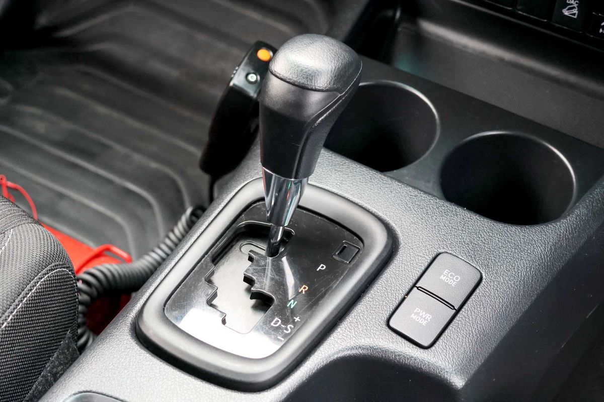 2020 Toyota Hilux SR GUN126R 4X4 image 25