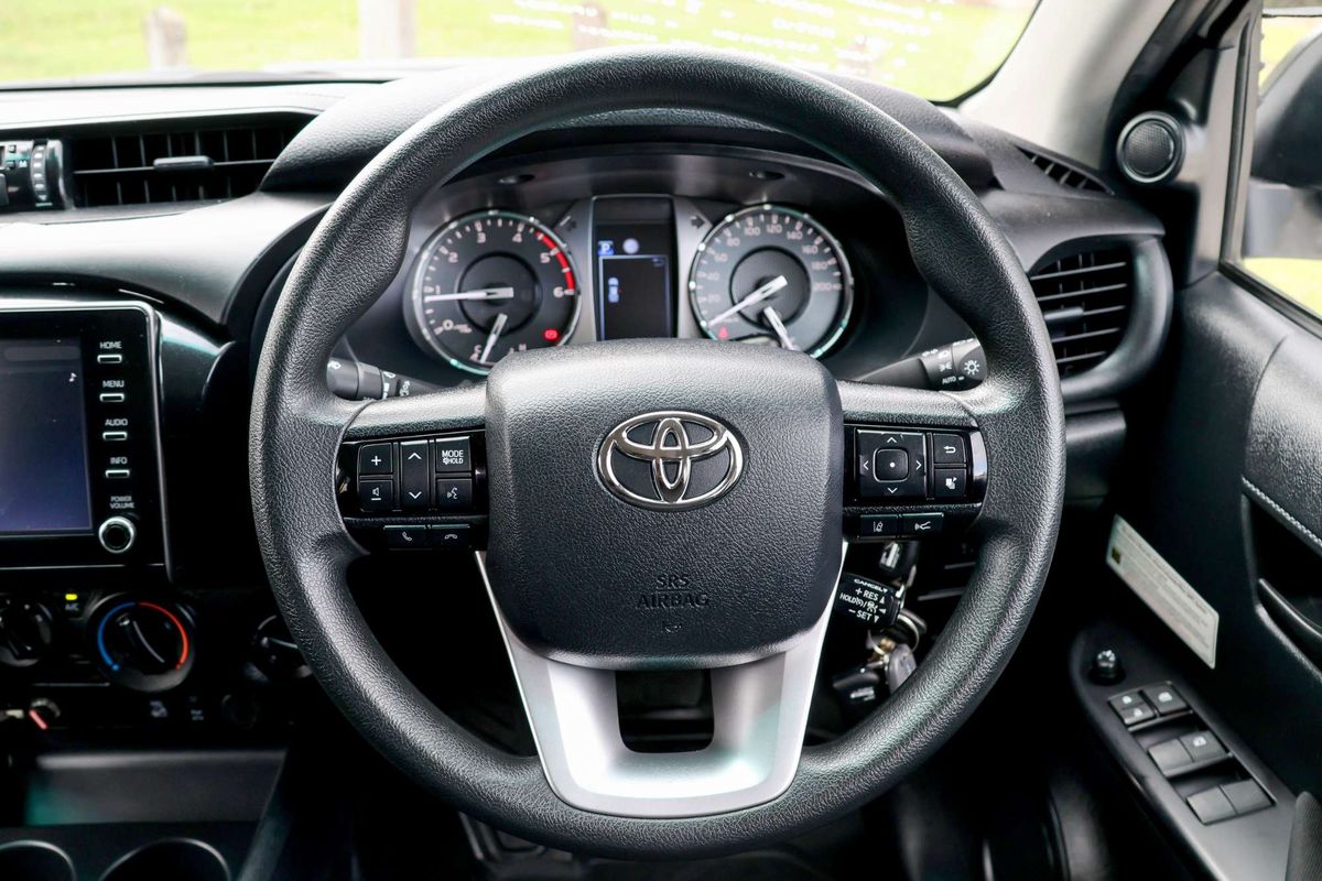 2020 Toyota Hilux SR GUN126R 4X4 image 26