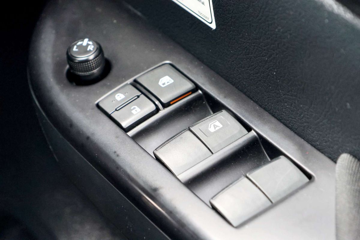 2020 Toyota Hilux SR GUN126R 4X4 image 27