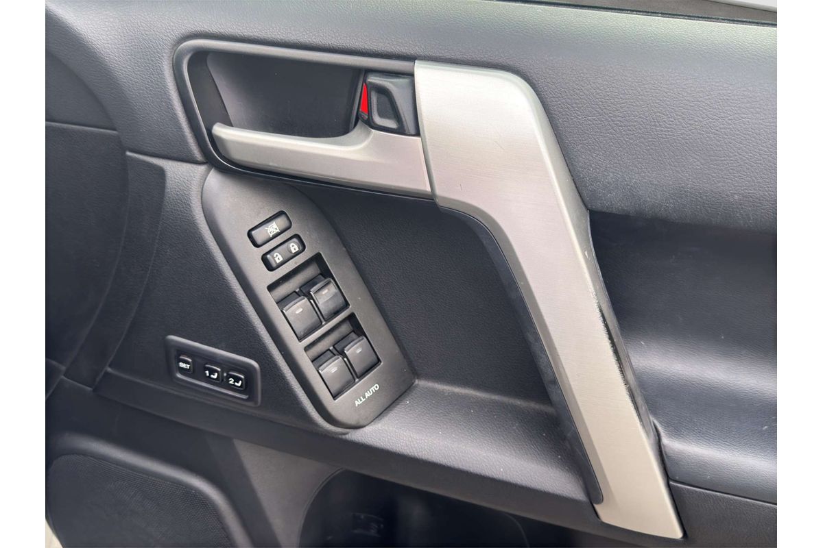2020 Toyota Landcruiser Prado Kakadu GDJ150R image 9