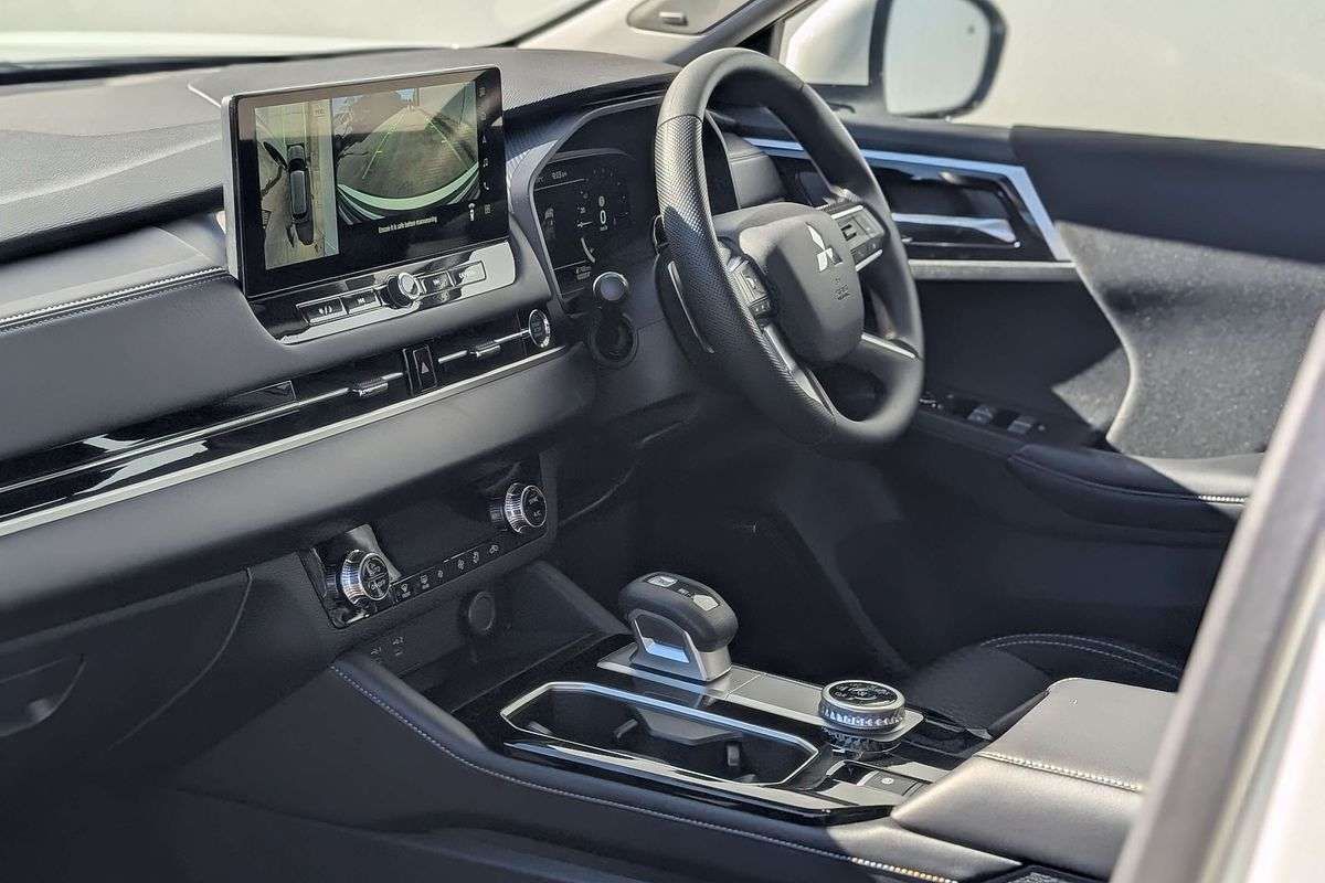 2026 Mitsubishi Outlander ES ZM
