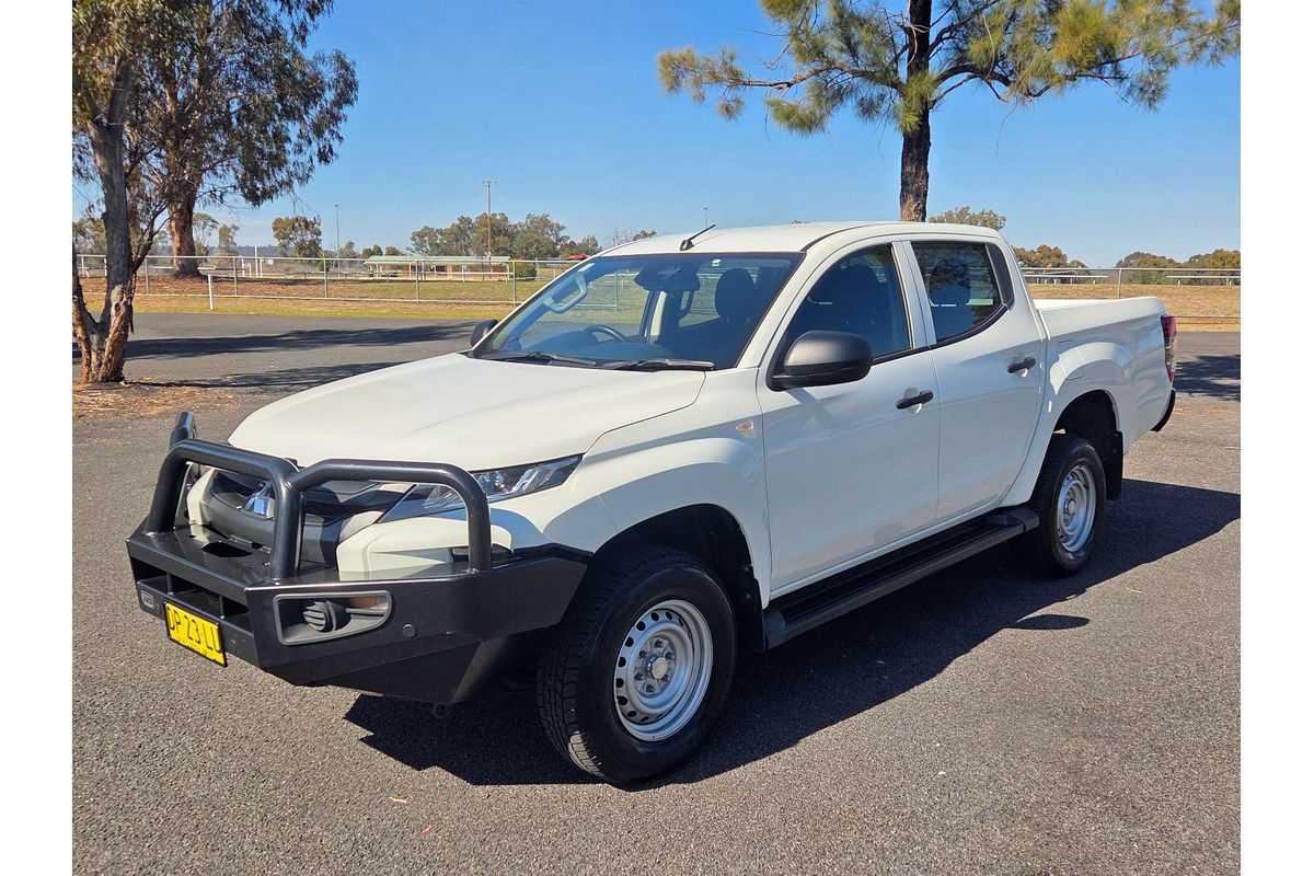 2023 Mitsubishi Triton GLX MR 4X4