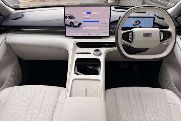 2026 Geely Starray EM-i Inspire Extended Range P145 thumb-14