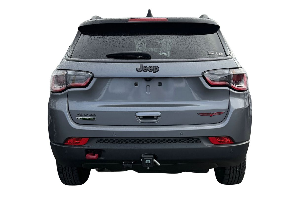 2025 Jeep Compass Trailhawk M6