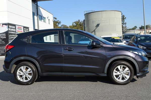 2016 Honda HR-V VTi thumb-3