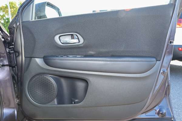 2016 Honda HR-V VTi thumb-15