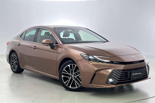 2025 Toyota Camry SL AXVH80R
