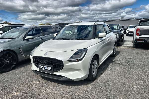 2025 Suzuki Swift Hybrid UZ
