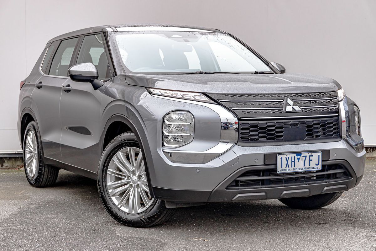 2022 Mitsubishi Outlander ES ZM