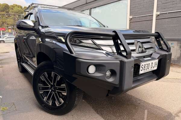 2021 Mitsubishi Pajero Sport GLS QF thumb-0